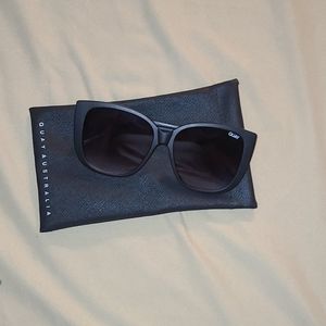 Quay sunglasses worn only a few times 😎
